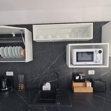 Government Deluxe Studio By Magic Apartments Bucureşti Ngoại thất bức ảnh