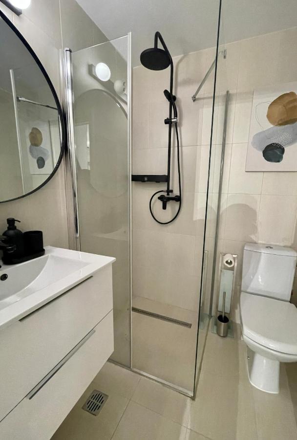 Government Deluxe Studio By Magic Apartments Bucureşti Ngoại thất bức ảnh