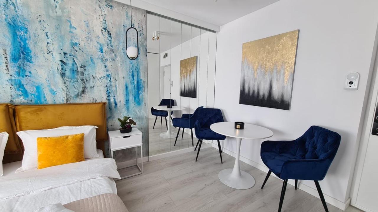 Government Deluxe Studio By Magic Apartments Bucureşti Ngoại thất bức ảnh