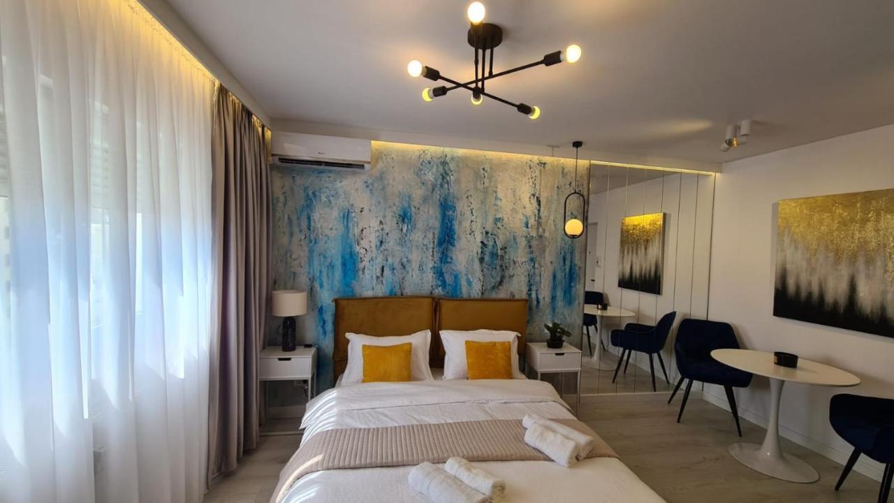 Government Deluxe Studio By Magic Apartments Bucureşti Ngoại thất bức ảnh