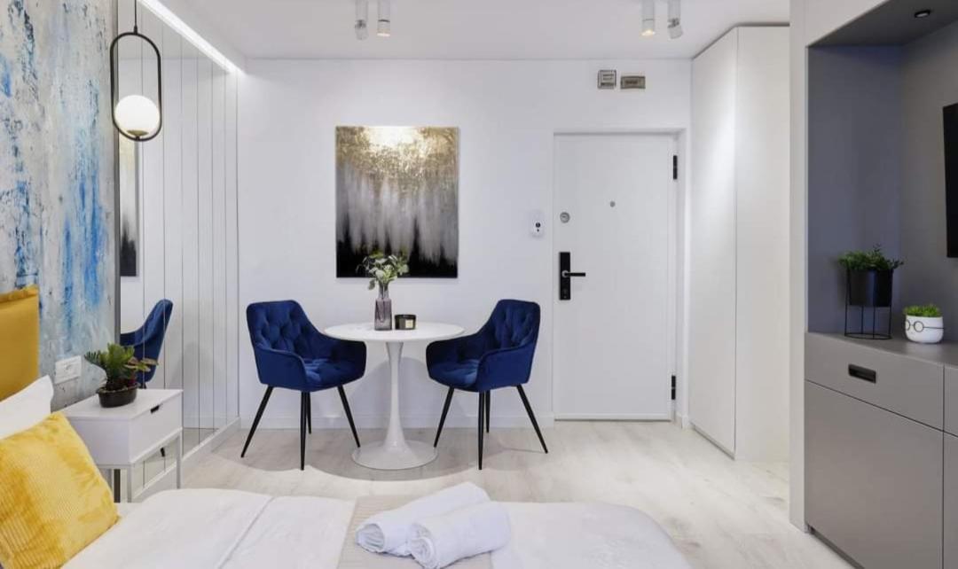 Government Deluxe Studio By Magic Apartments Bucureşti Ngoại thất bức ảnh