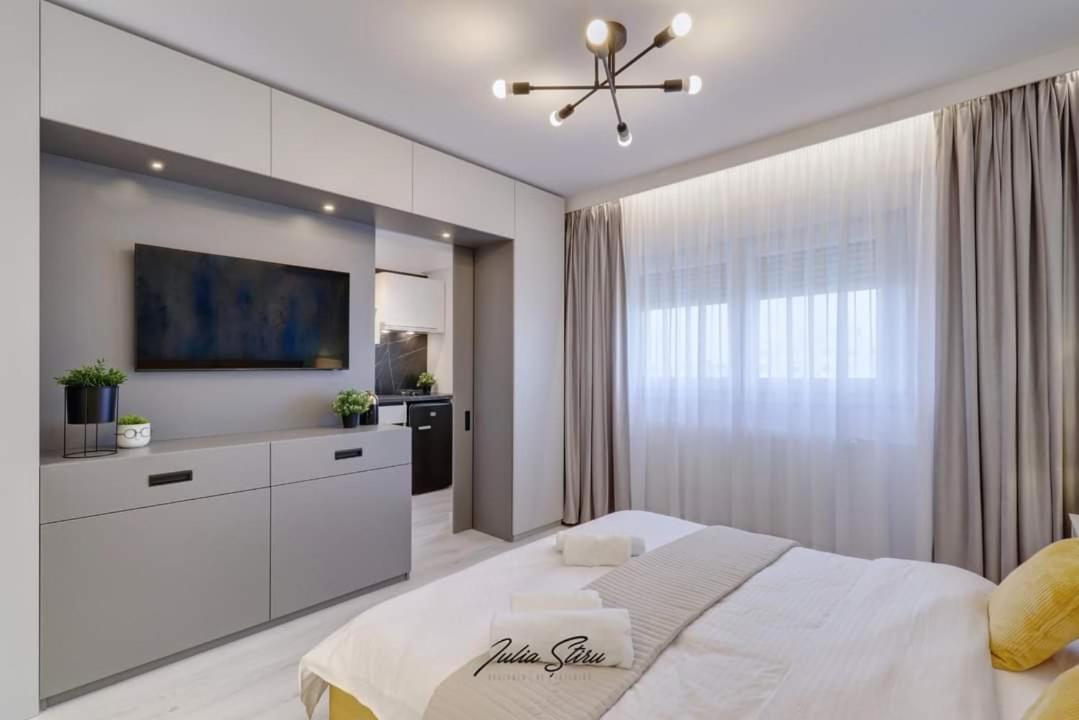 Government Deluxe Studio By Magic Apartments Bucureşti Ngoại thất bức ảnh